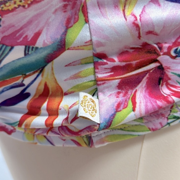 La vie en rose Floral Tie Front Bikini Top with Black Swim Shorts Two Piece Set - Picture 4 of 8